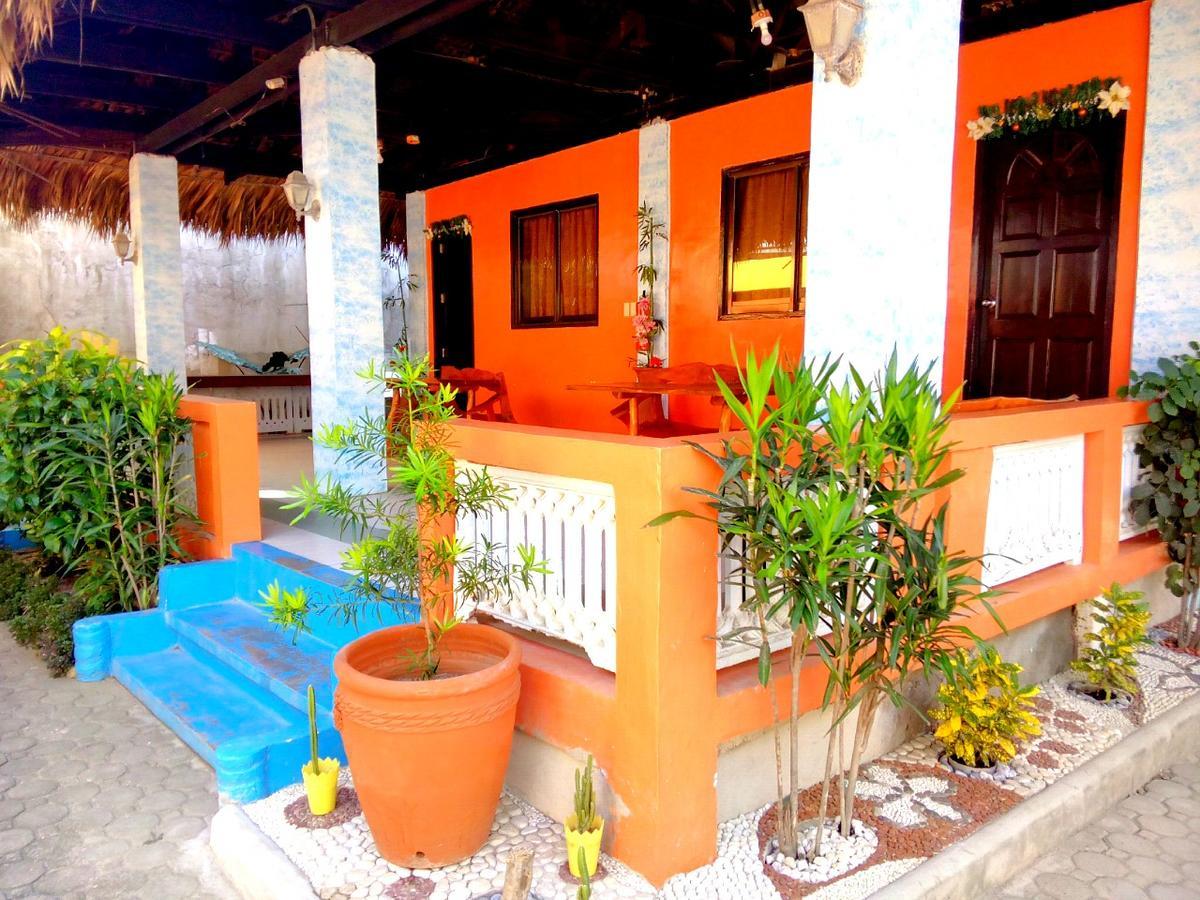 Jun And Carol Beach Cottages Pagudpud Exteriör bild