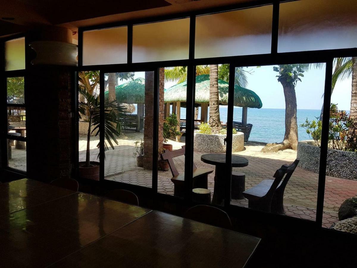 Jun And Carol Beach Cottages Pagudpud Exteriör bild